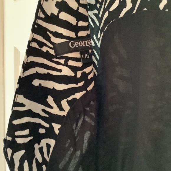 Black &White Pattern Shift Dress - Picture 9 of 10